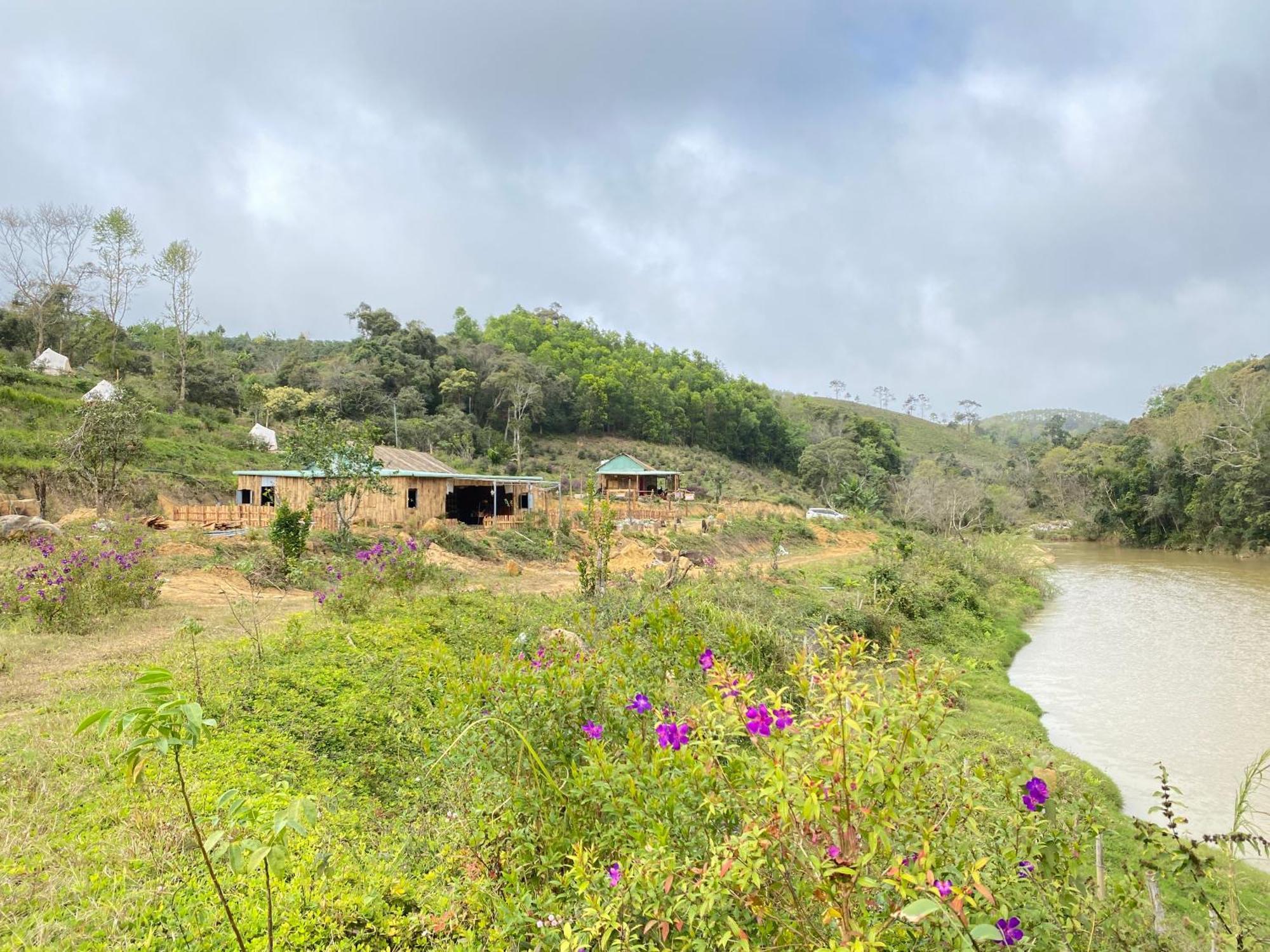 Coi Nguon Farm Glam Mang Den Campsite *