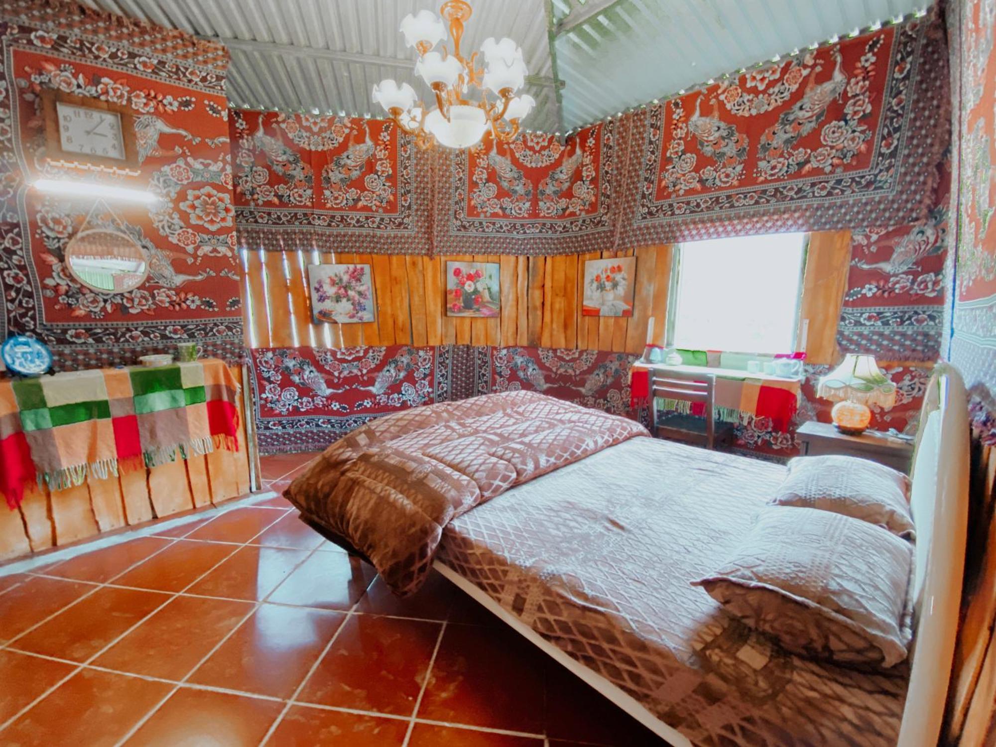 Coi Nguon Farm Glam Mang Den Campsite