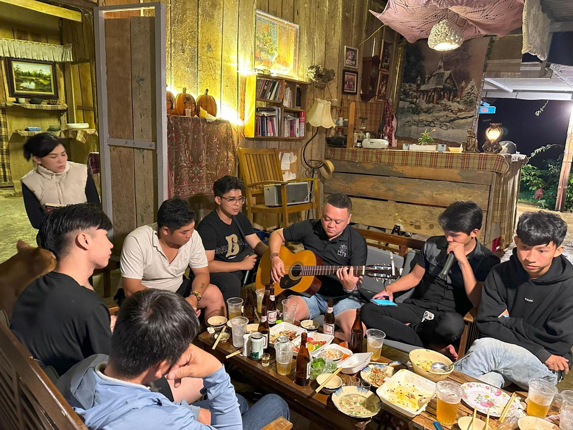 Coi Nguon Farm Glam Mang Den Campsite Kon Von Kla