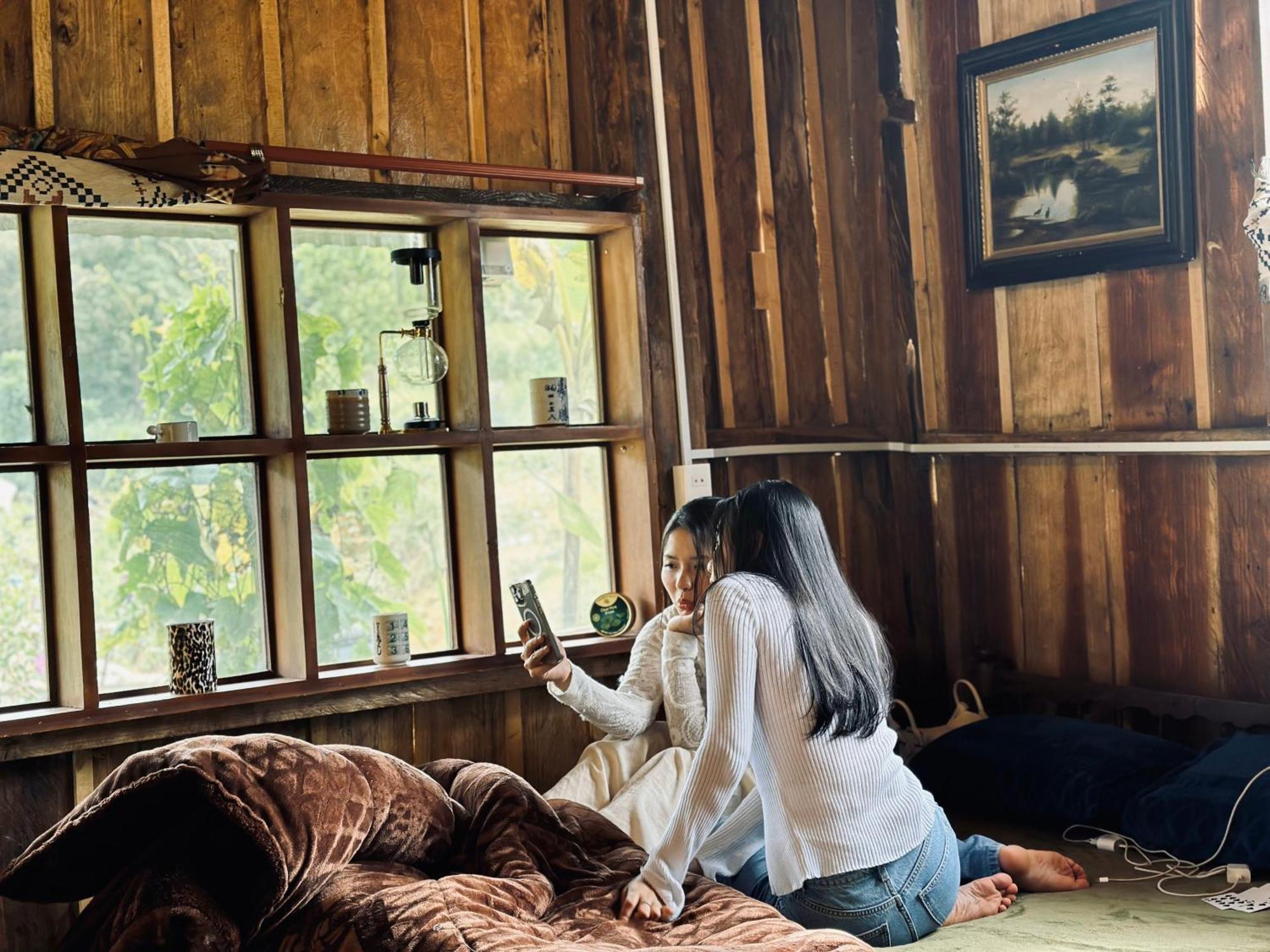 Coi Nguon Farm Glam Mang Den Campsite *