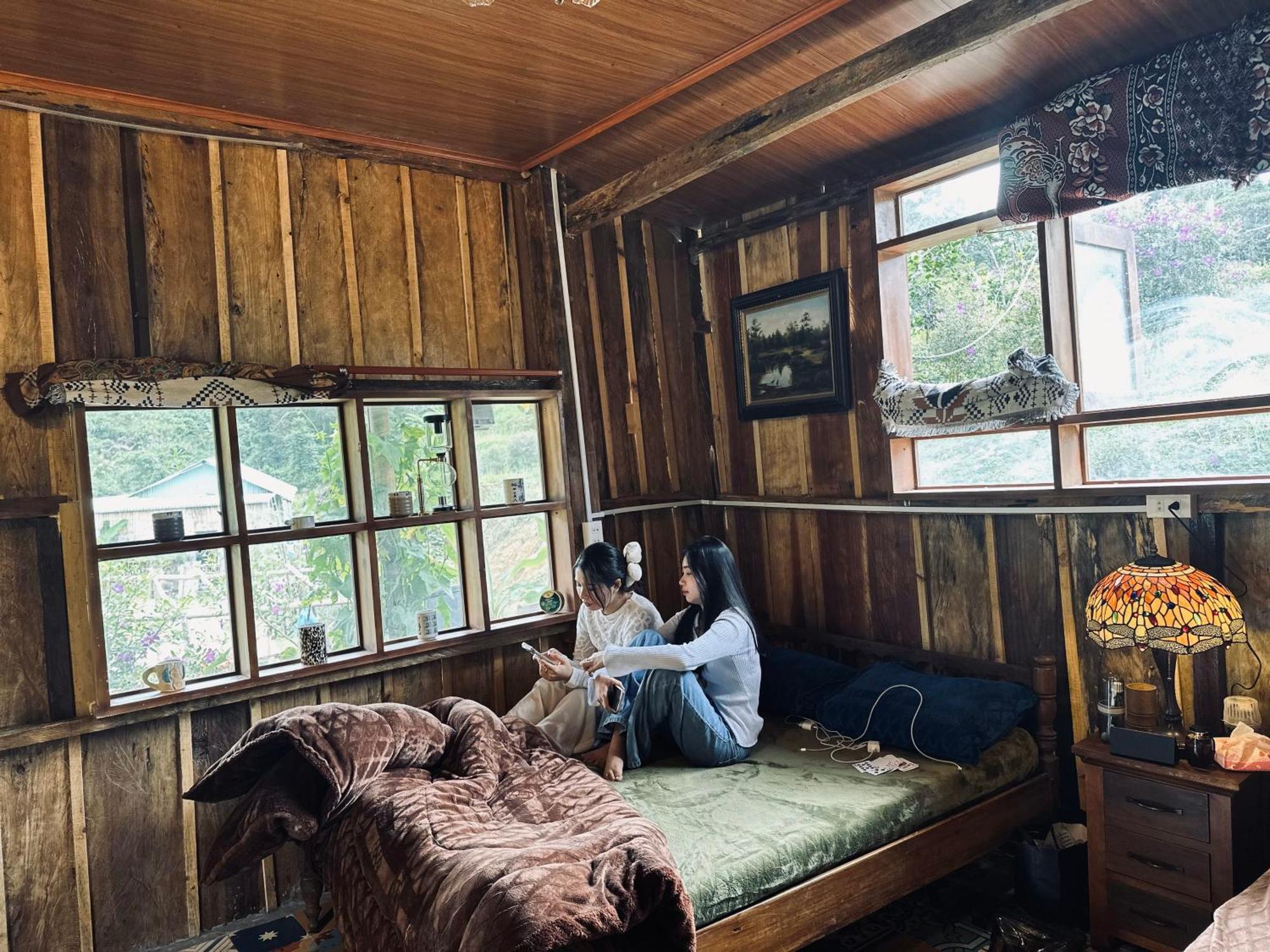 Campsite Coi Nguon Farm Glam Mang Den Kon Von Kla